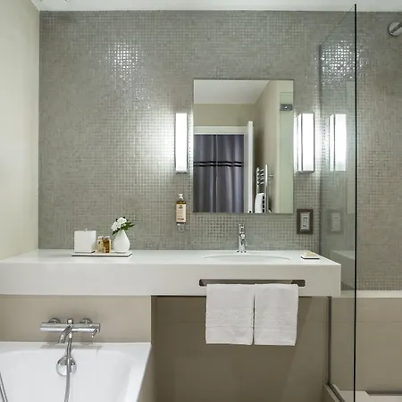 Des Saints Peres - Esprit De France 4*