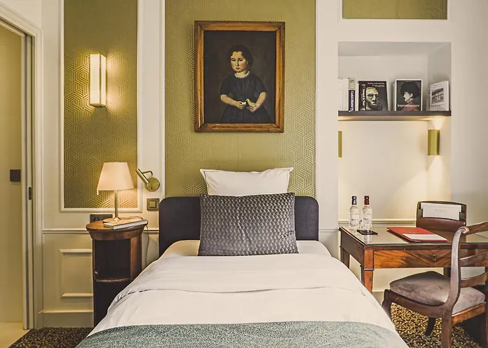 Des Saints Peres - Esprit De France 4*