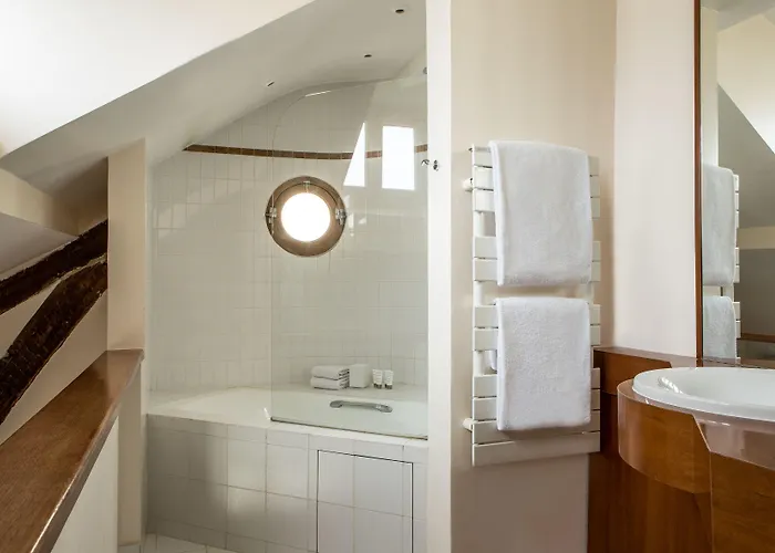 Des Saints Peres - Esprit De France 파리