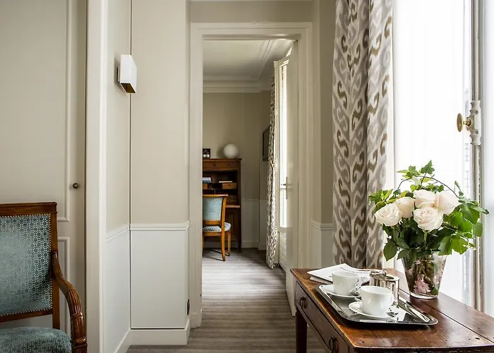 Des Saints Peres - Esprit De France 4*